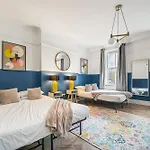 5-Bedroom Home In Central London Sleeps 14