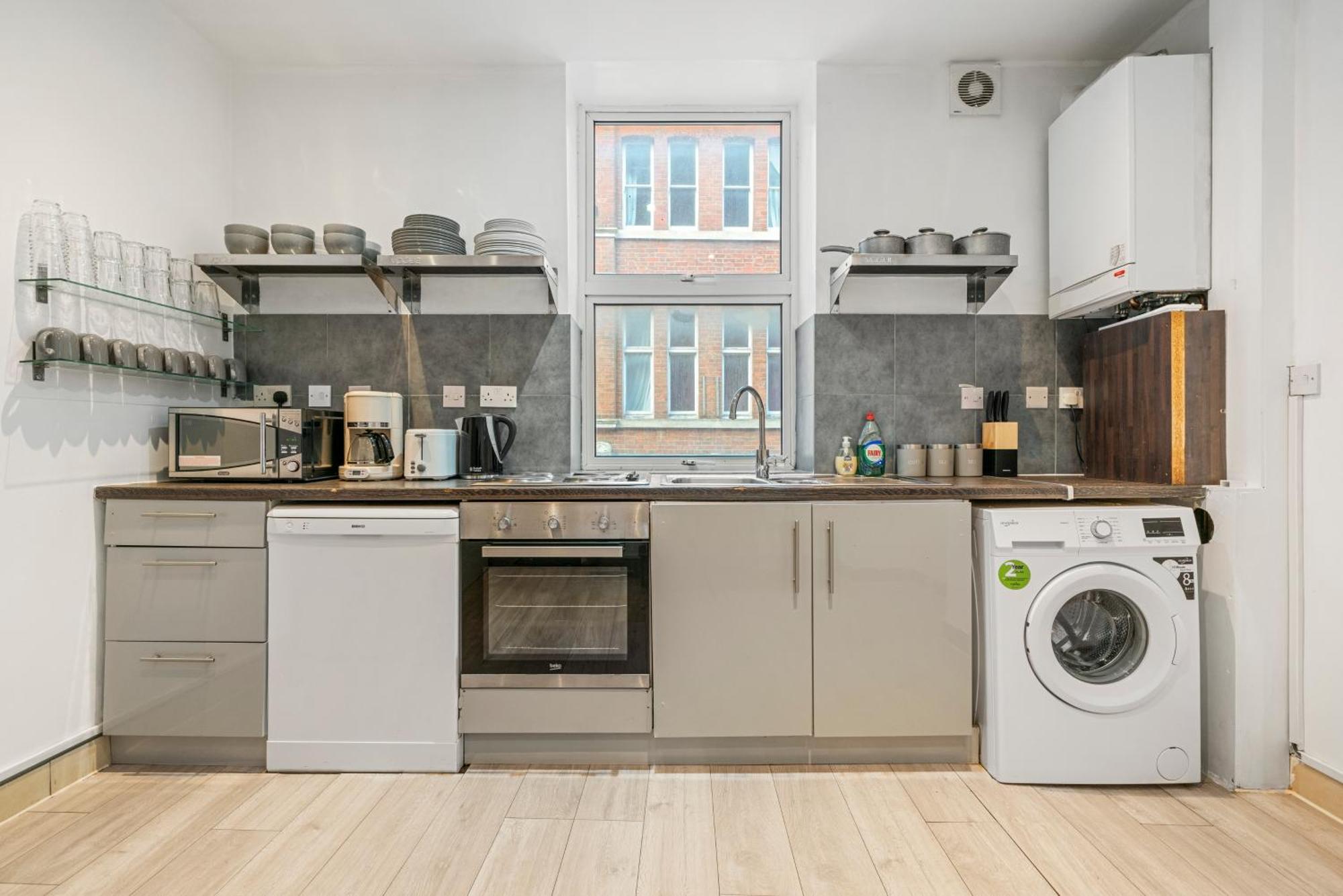 5-bedroom In Sleeps 14 Casa vacanze Londra