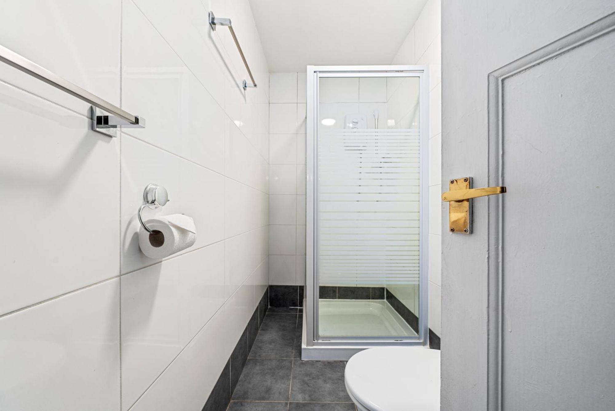 Casa vacanze 5-bedroom In Sleeps 14 Londra